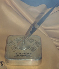 Pen, Cenderamata Sempena ASEAN SUMMIT Ke-5, Bangkok