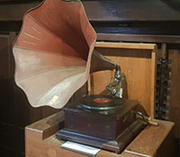 Corong Suara Gramaphone