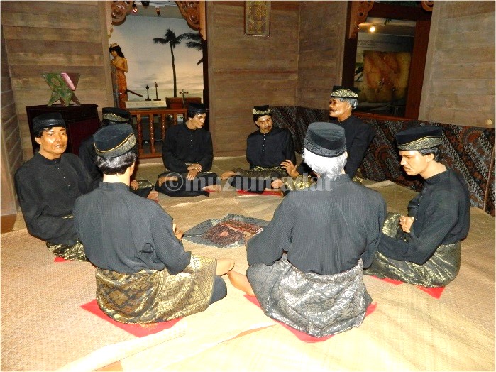 Perbincangan antara Datoâ€™ Lembaga